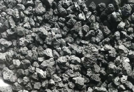 穀物はTemperatuを働かせるピッチ コークスの燃料の鉱物材料1300~1400Cを形づけた